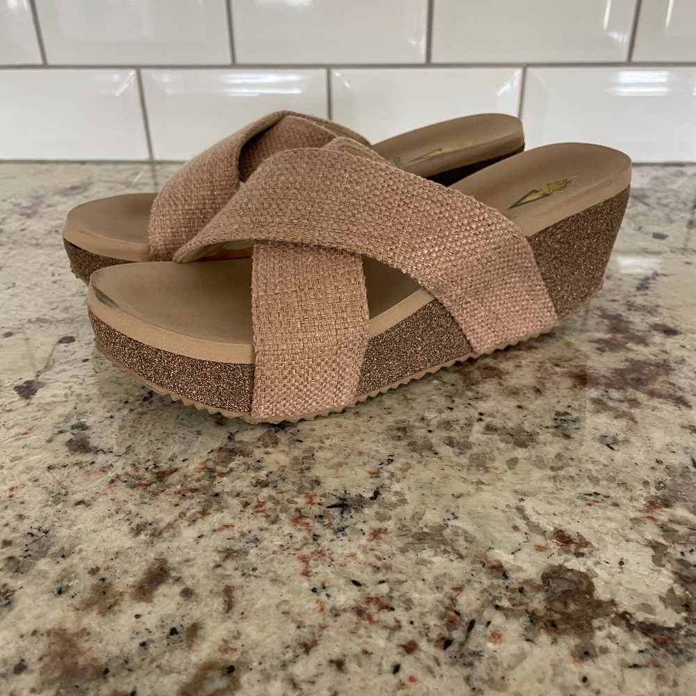 Volatile wedge sandals